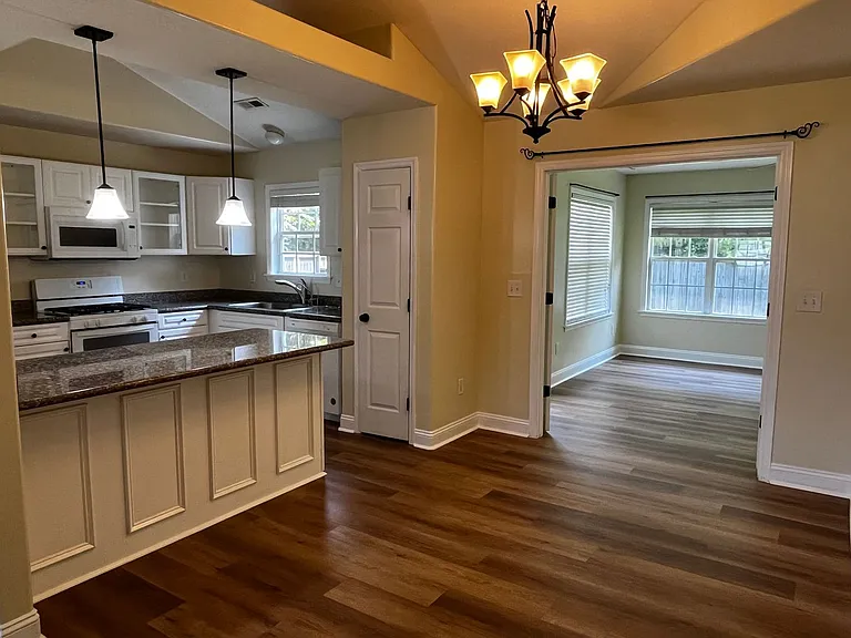 129 Pella Ln — Photo 20