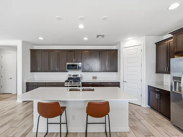 2053 W Sienna Bouquet Pl — Photo 7