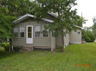 218 9th Strett East, Bottineau, ND 58318