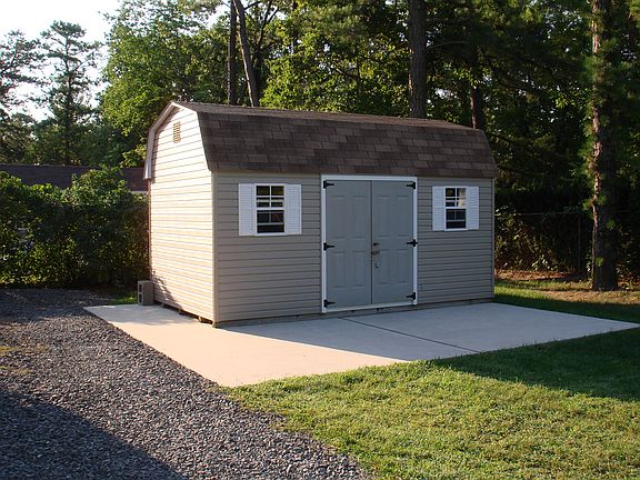 2nd image of 201 Cayuga Trl