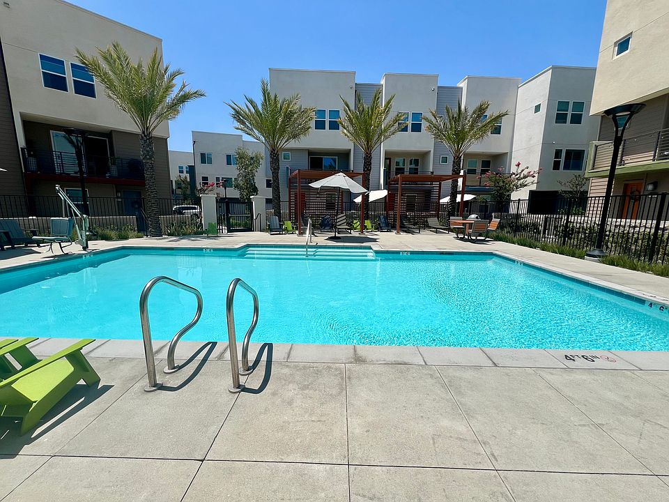 Community pool