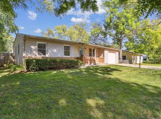 2104 Barberry Dr, Champaign, IL 61821