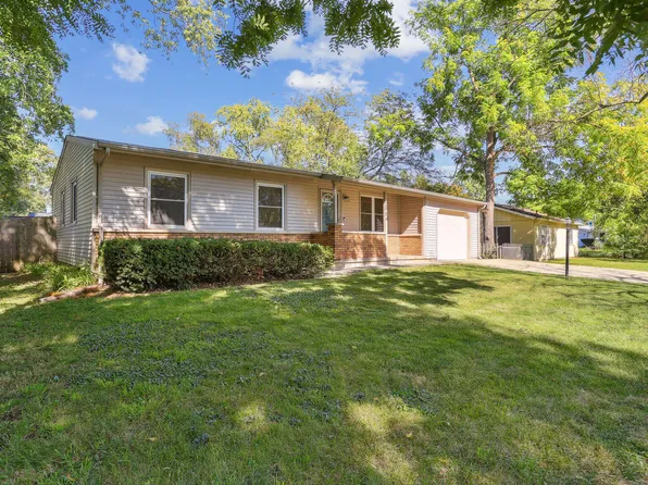 2104 Barberry Dr, Champaign, IL 61821