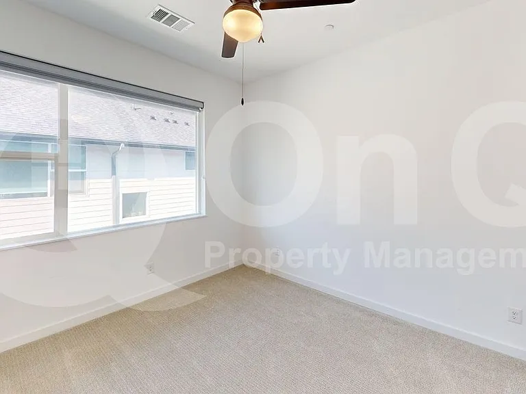 5020 Bryan St #305 — Photo 15