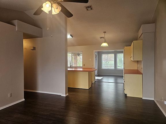 2nd image of 1111 E Dell Ave