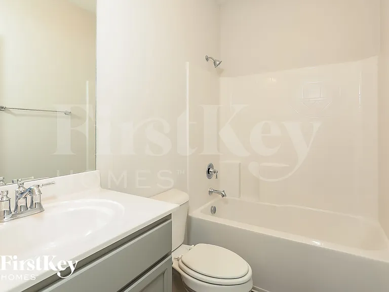 1414 Woodridge Pl — Photo 13