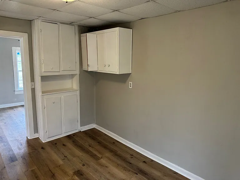 410 Bowen Ave — Photo 6