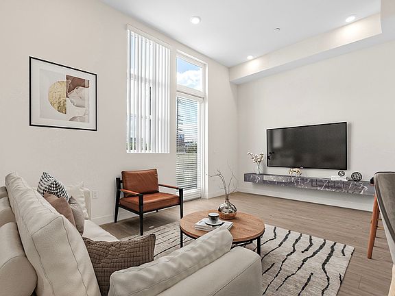 2nd image of 8521 S Sepulveda Blvd APT 215