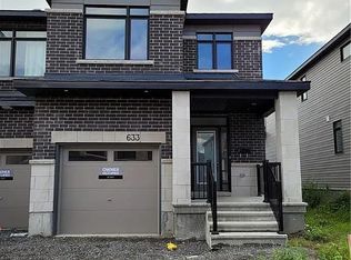 633 Rathburn Ln, Ottawa, ON K1T 0V7