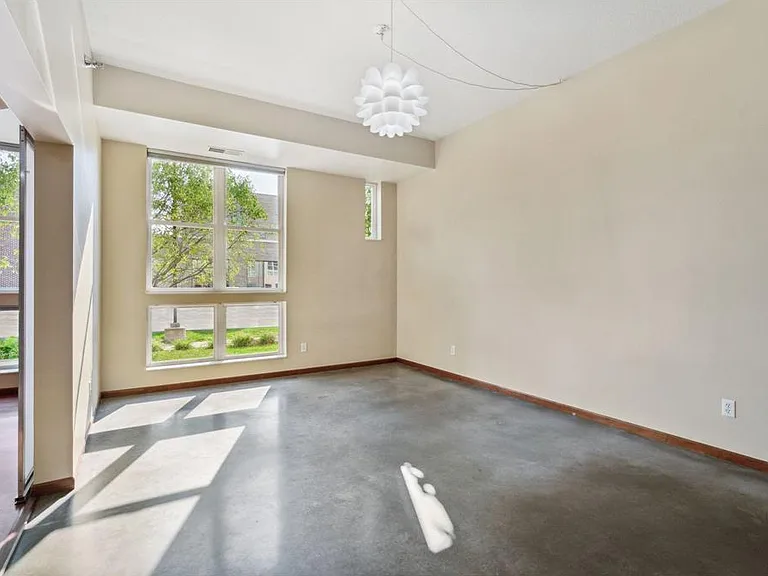 2650 University Ave W #109 — Photo 9