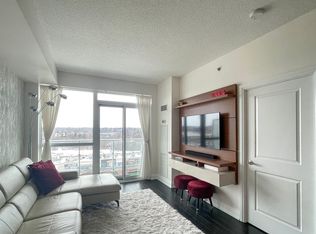 65 Speers Rd UNIT 812, Oakville, ON L6K0J1