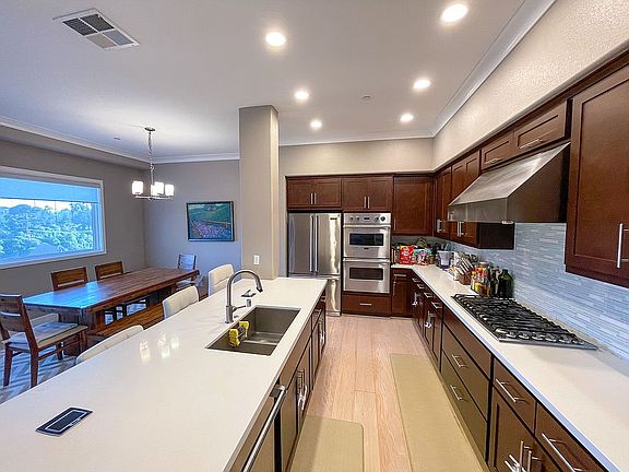 5th image of 113 Summit Way