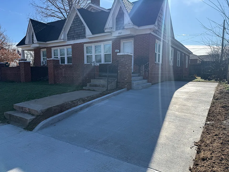 802 NW 31st St