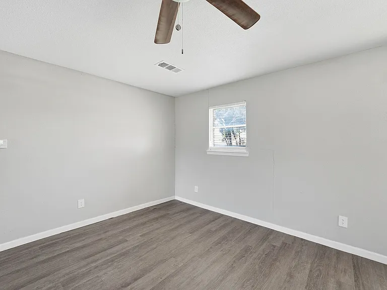 2721 Ash Park Dr — Photo 8