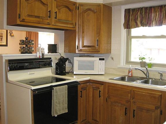 4th image of 7539 Lockwood St