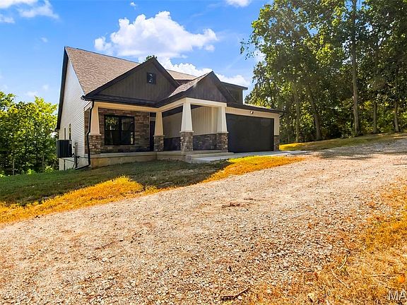 2nd image of 120 Hunters Hollow Ln
