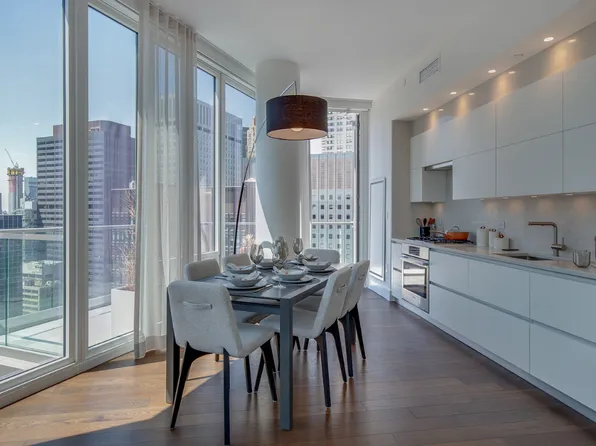 222 East 44th Street 14E image 2 of 9