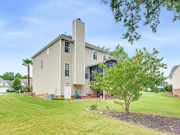3rd image of 500 Summerridge Ct