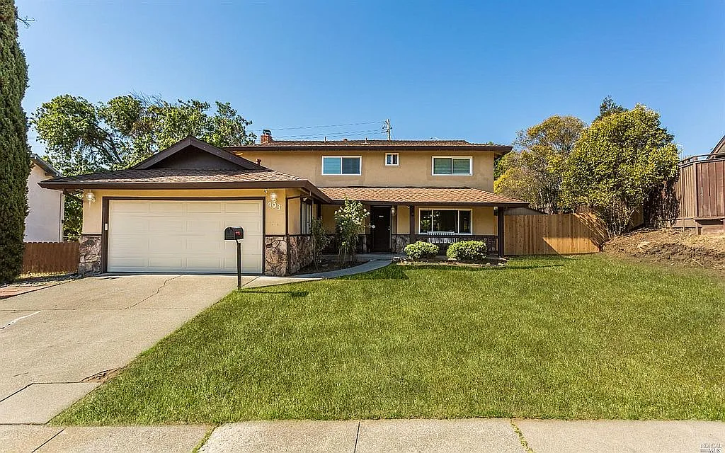 493 Dahlia St photo 1
