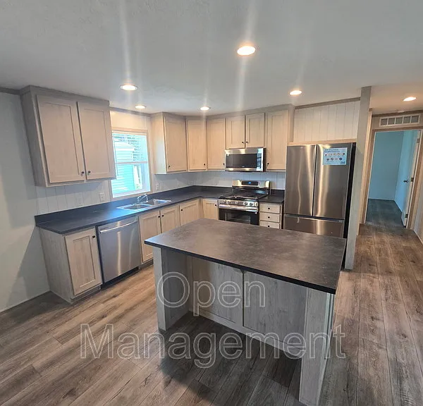 2301 SW Oralabor Rd #61 — Photo 2