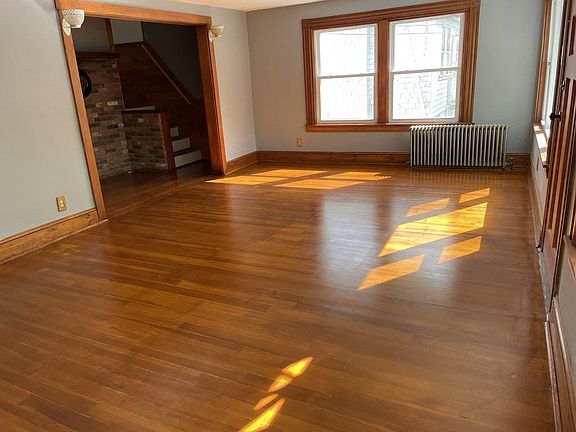 3rd image of 249 Bonin St