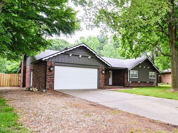 2nd image of 2727 W White Oak Dr