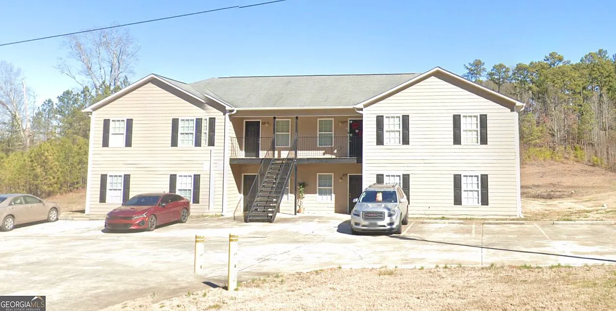 3 bed, 2.0 bath, $1,100 — Photo 1