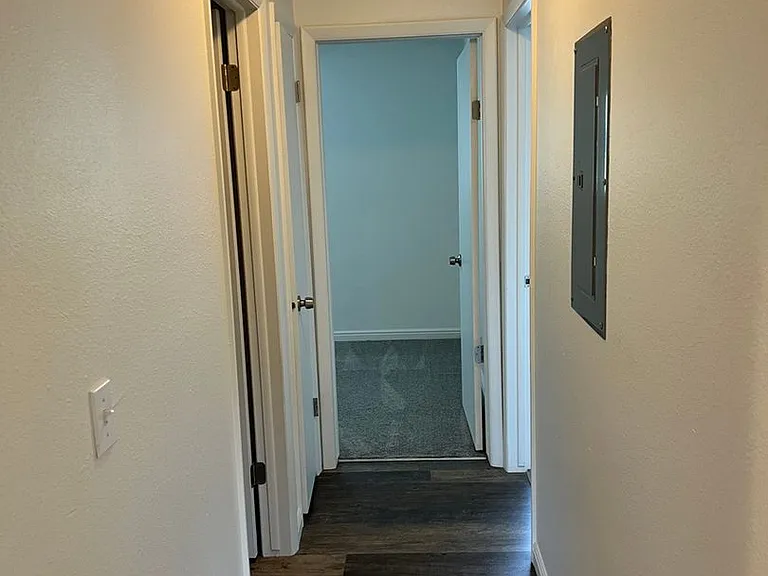 390 E 2700 S — Photo 22