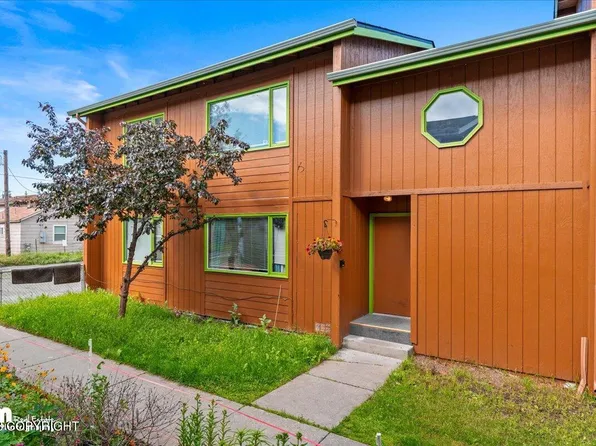 1516 Latouche St, Anchorage, AK 99518