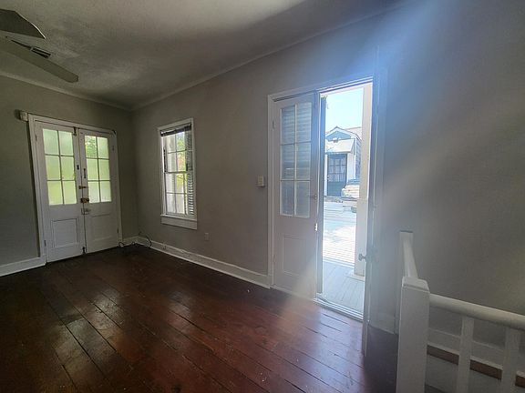 4th image of 1209 Burgundy St