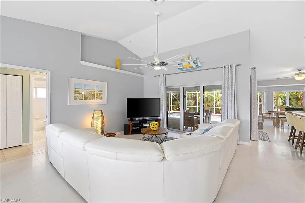 3 bed, 2.0 bath, 1499 sqft, $8,000 — Photo 3