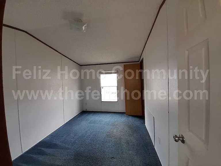 4-6016 Glade Rd #4 — Photo 5