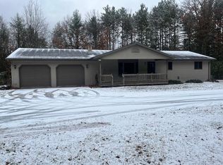 W7899 Cloverleaf Lake Rd, Clintonville, WI 54929
