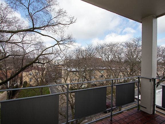 5th image of 1535 N Park Ave #501
