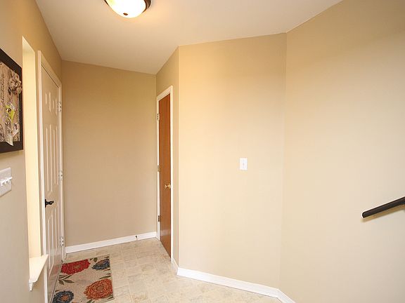 3rd image of 1809 Whispering Oaks Ln