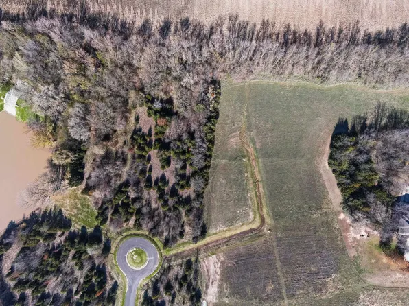 16556 W Hickory Cir, Goddard, KS 67052