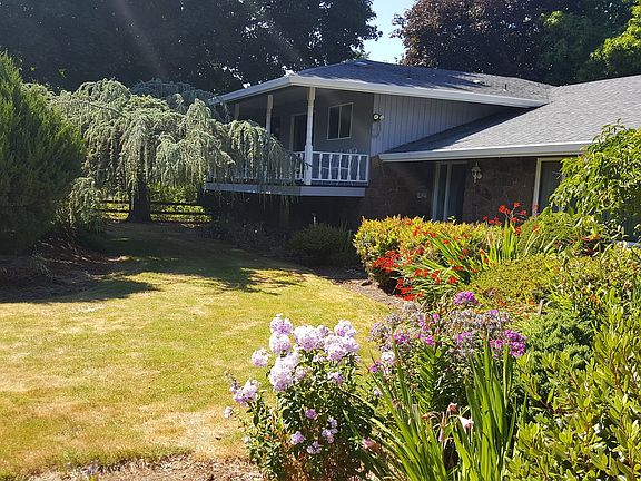 2nd image of 12320 NE 28th St