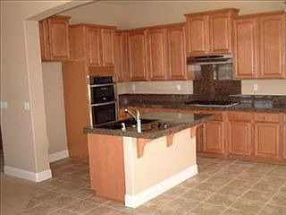 3rd image of 637 Hildebrand Cir