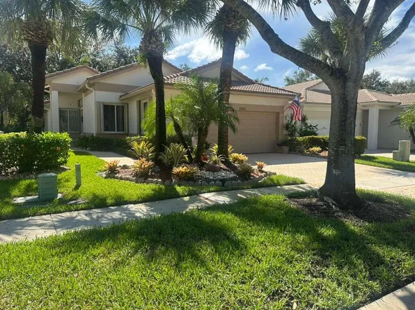 2260 Sapphire Circle, West Palm Beach, FL 33411