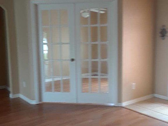 3rd image of 1719 NE 34th St