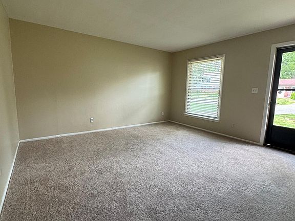 3rd image of 6712 Barfield Rd