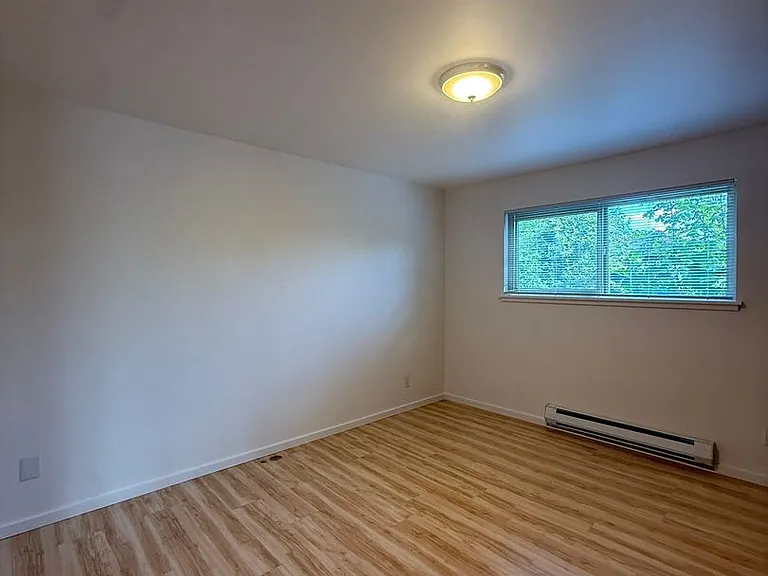 2210 Yale Ave E — Photo 15