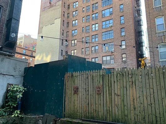 Rented by Buchbinder & Warren | media 16