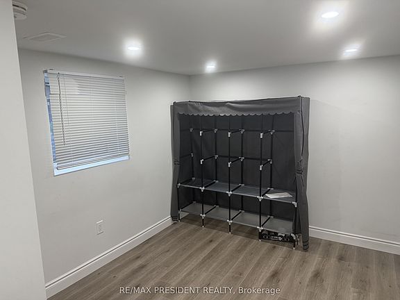2nd image of 45 Elmvale Cres