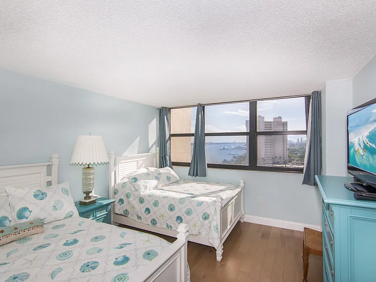 5600 N Flagler Dr #1404 — Photo 26