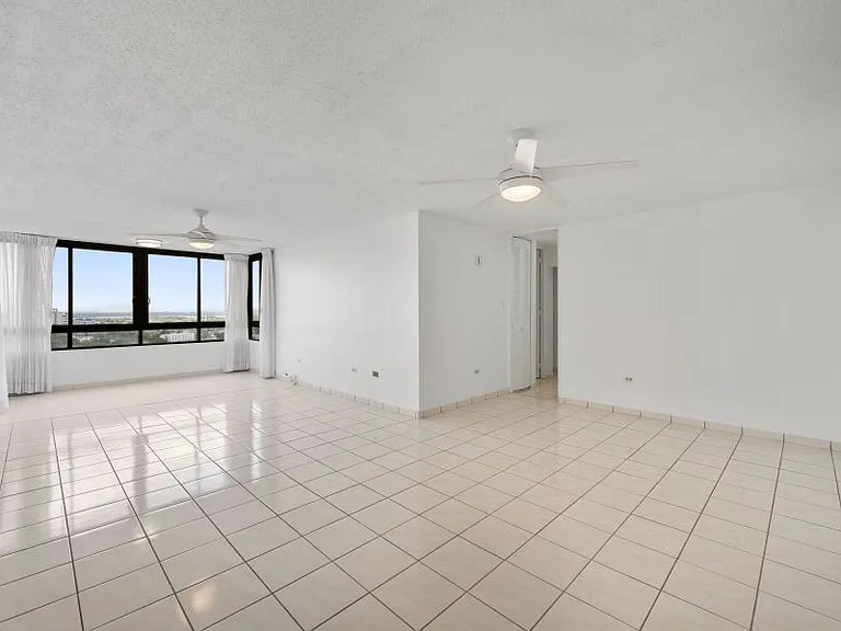 Ave Ponce de Leon 1717 Condominio Plaza Inmaculada — Photo 4
