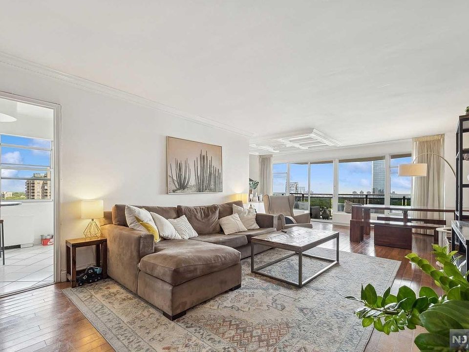 1st image of 2077 Center Ave APT 19J