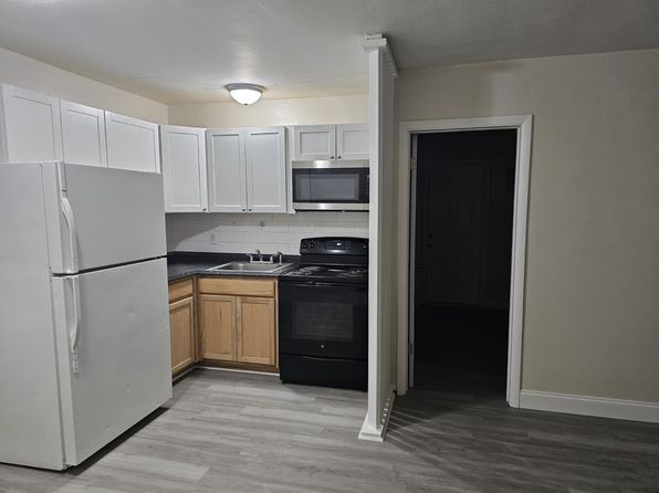 522 NE Crystal St #522