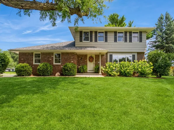 4317 74th St, Urbandale, IA 50322