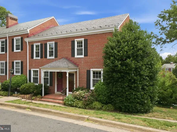 2947 S Dinwiddie St, Arlington, VA 22206